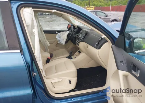 2017 Volkswagen Tiguan 2.0T Wolfsburg Edition z USA, uszkodzony, nr VIN WVGSV7AX7HK007652